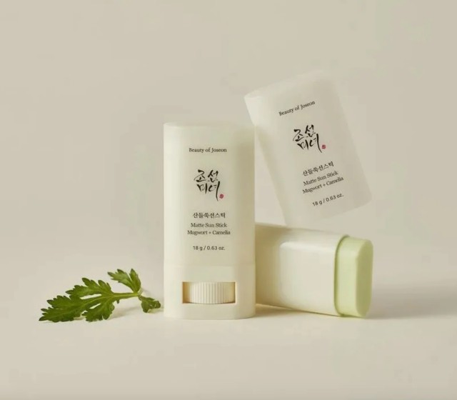 Beauty of Joseon Matte Sun Stick Mugwort & Camelia SPF50+ Αντηλιακό Stick Προσώπου & Σώματος 18g