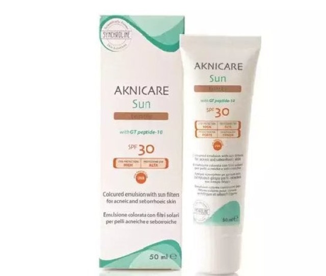 Synchroline Aknicare Sun Tinted Αντηλιακή Κρέμα Προσώπου για Ακνεικά Δέρματα SPF 30 με Χρώμα 50ml